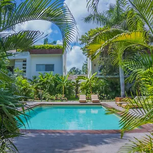 4* מלון Xscapetulum